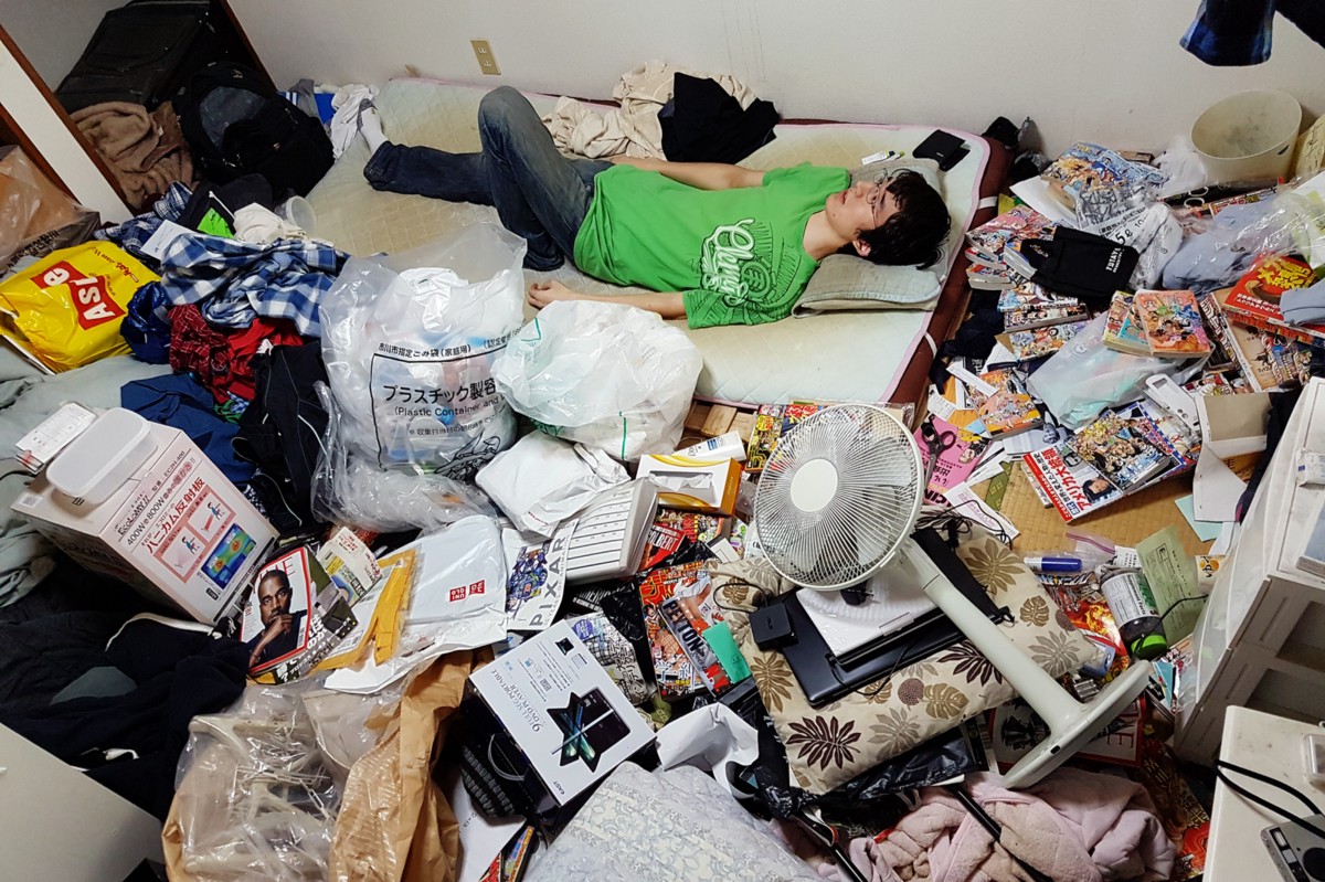 hikikomori man laying down