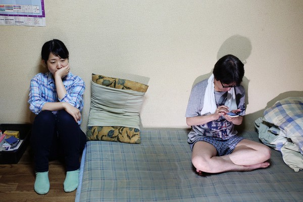 rental sister interacts with hikikomori